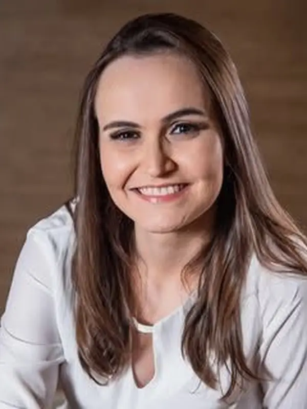 Dra. Aline De Fátima Dias